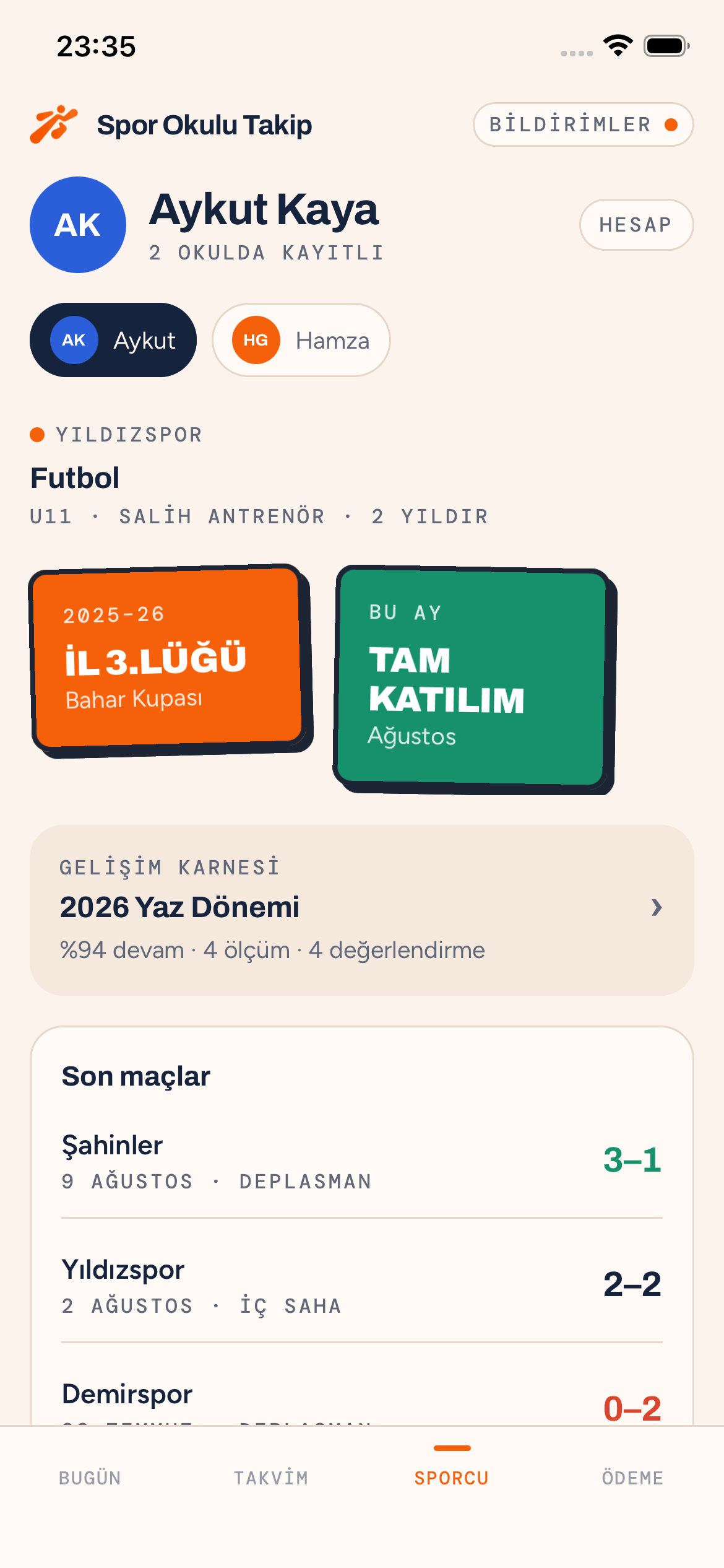 Sporcu ekranı: başarı rozetleri, gelişim karnesi kartı ve son maçlar